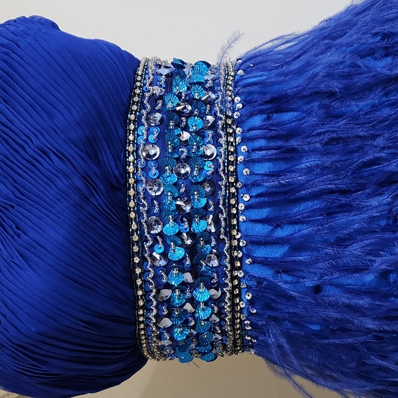 Size 3/4 royal blue feather one shoulder dress by Dave & Johnny short dress - Picture 3 of 9